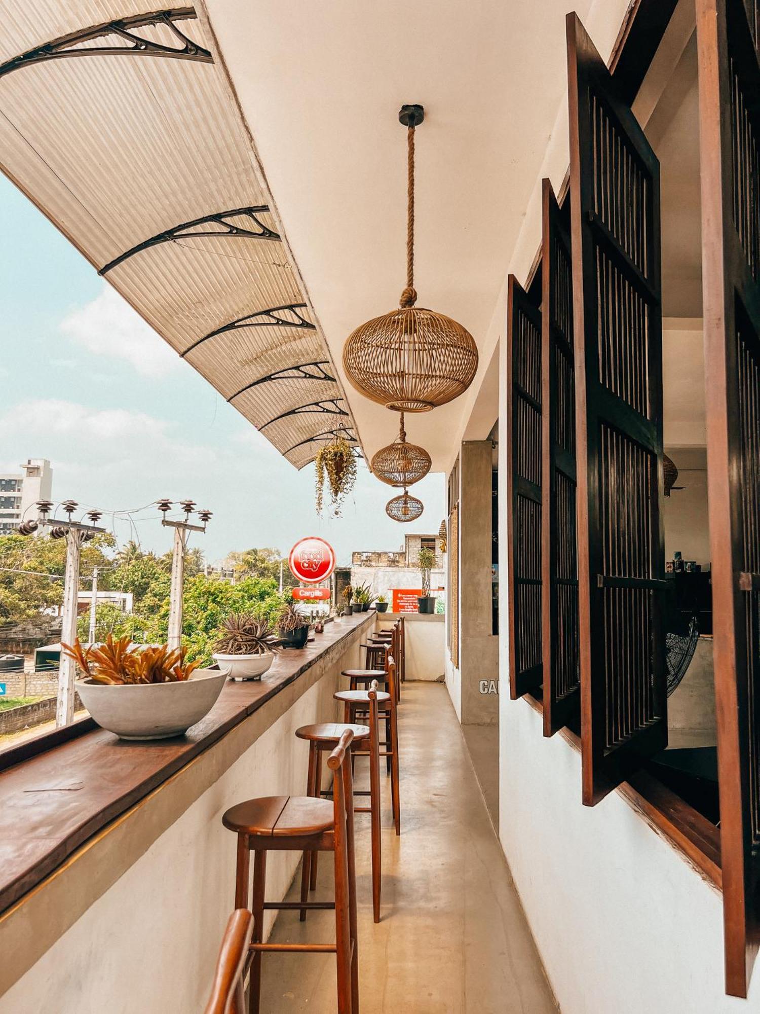 Yasis Surf Lodge Mirissa Dış mekan fotoğraf