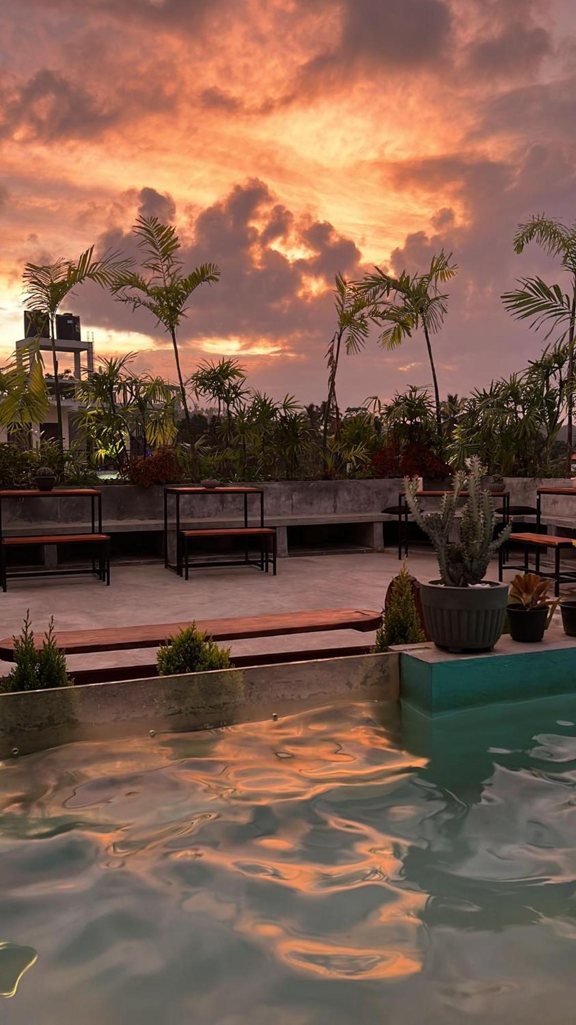Yasis Surf Lodge Mirissa Dış mekan fotoğraf